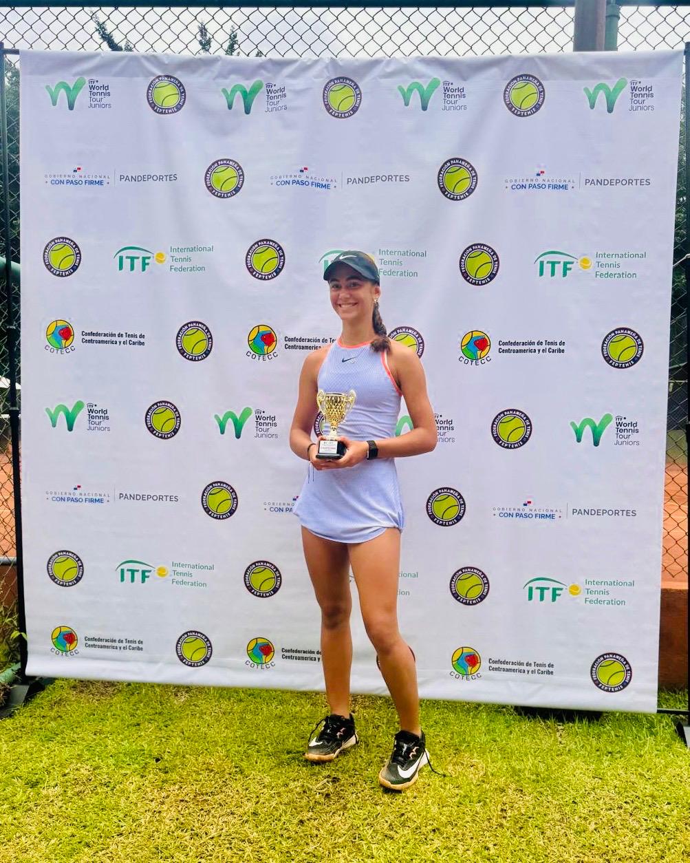 Estephanie Pumar Campeona